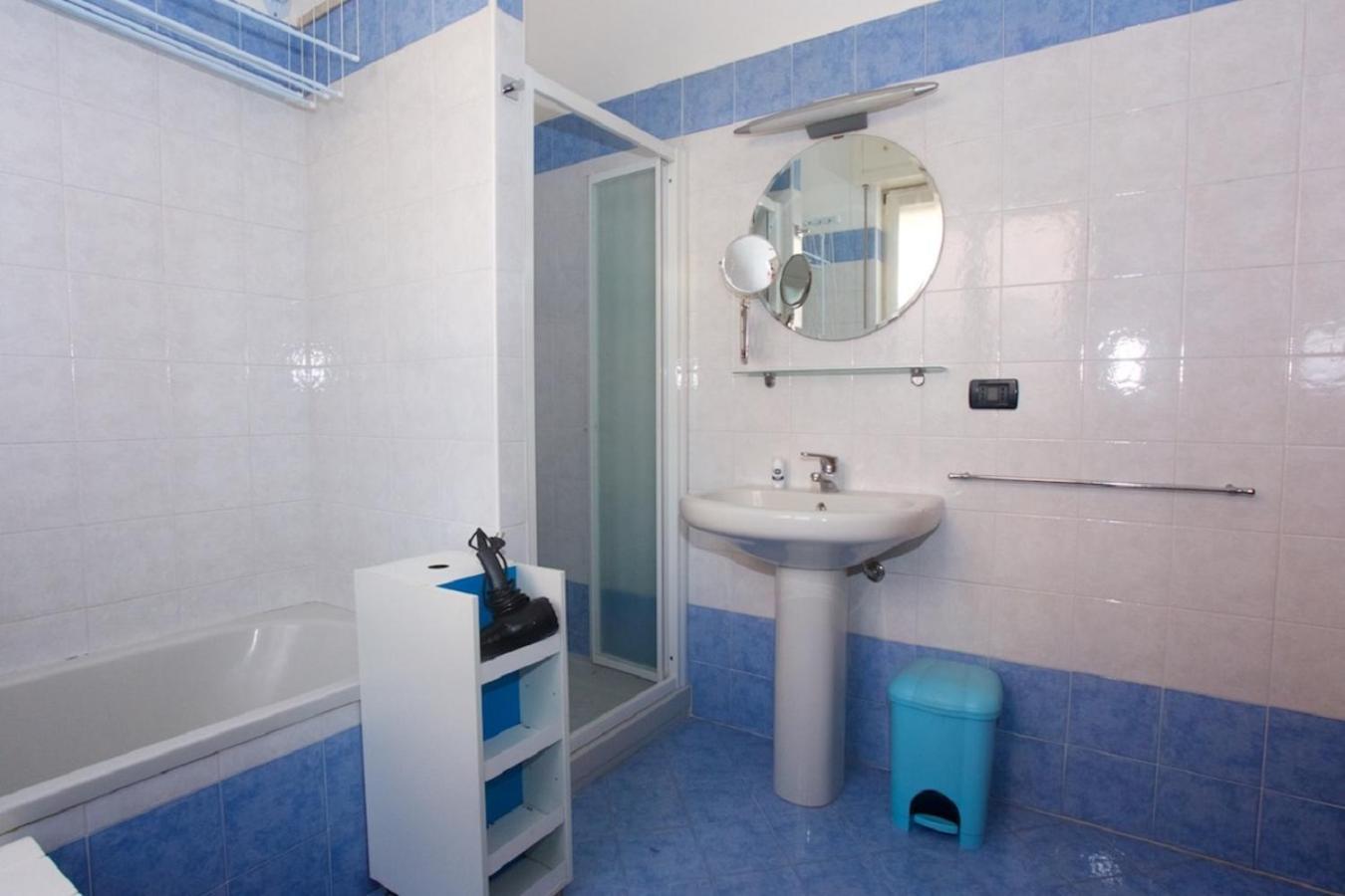 Holiday Apartment - Brescia Centro - Parcheggio Privato Buitenkant foto
